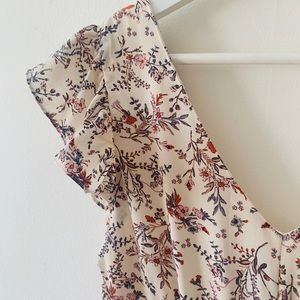 BNWT✨ Storia Floral Jumpsuit